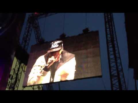 Jay-Z & Rihanna - Run This Town (Live @ Radio 1's Hackney Weekend)