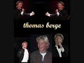 thomas berge's singel voor de film zoop in zuid amerika. ook heeft hij een klein rolletje als zichzelf erin gespeelt.