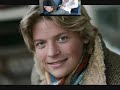 thomas berge's singel voor de film zoop in zuid amerika. ook heeft hij een klein rolletje als zichzelf erin gespeelt.