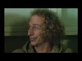 Je suis timide mais je me soigne (sc�ne au commissariat)