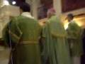 Misa Dominical, entrada de Mons. Williamson, SSPX