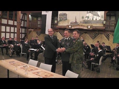 Patenschaft - Die Stadt Hallenberg hat die Patenschaft über die 4. Kompanie des EloKaBtl 932 übernommen. Mit einer Feier in der Schützenhalle von Hallenberg wurden die Pat...