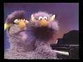 Sesame Street - The Two Headed Monster plays \"Chopsticks\" Sesame Street - The Two Headed Monster plays \"Chopsticks\"