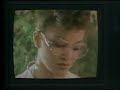 music clip very cheesy. too bad 'cause Marvin Gaye is so good.