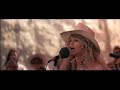 Willie Nelson and Dyan Cannon, Two sides to every story Willie Nelson and Dyan Cannon, Two sides to every story