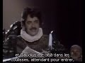 hugh laurie (dr house!) et rowan atkinson (mr bean, blackadder) ont jou�  ce sketche lors d'un spectacle de charit� contre le sida en 1989. hugh laurie interprete shakespeare qui rencontre le personnage interpret� par rowan atkinson (peut etre blackadder...) au sujet de sa nouvelle piece, 