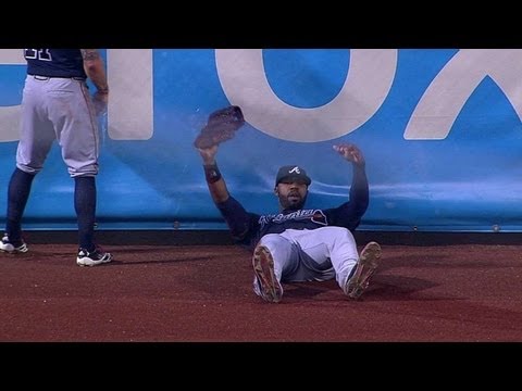 Video: Heyward goes full extension for great catch