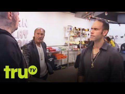 Hardcore Pawn - Guy is Convinced He is the Devil