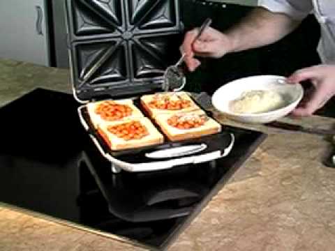 Toasted sandwich with baked beans
