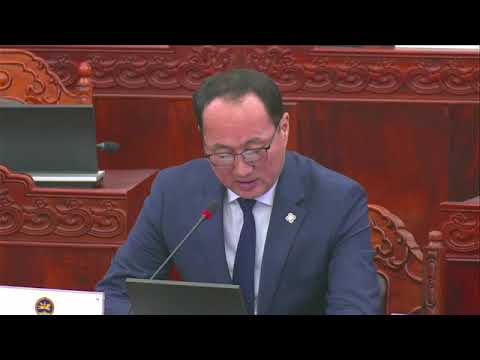 М.Бадамсүрэн: Нөхөн сэргээгдэхгүй уул уурхайгаас нөхөн сэргээгддэг хөдөө аж ахуйн салбар луу байнгын дэмжлэг үзүүлэх системийг та хэрхэн угсрах вэ?