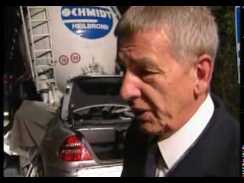 0 ¿Qué le pasa a tu coche si te estampas a 220 km/h?