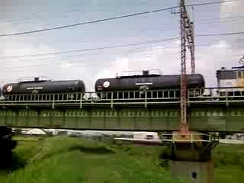武蔵野線・EF65牽引石油貨物列車