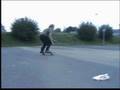 lars macht nen komischen skate trick