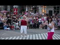 Sie fühlt den Beat!
