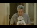 date de sortie cin�ma : 11 novembre 2009 r�alis� par claude berri, fran�ois dupeyron avec alain chabat, mathilde seigner, h�l�ne vincent long-m�trage fran�ais. genre : com�die dur�e : 1h25 min. ann�e de production : 2009 synopsis : jean-pierre et nathalie s'aiment depuis cinq ans. pour f�ter cet anniversaire, jean-pierre offre � sa ch�rie un cadeau inattendu, un adorable bulldog anglais de quatre mois. nathalie est folle de joie. c'est d�cid� : il s'appellera tr�sor. entre elle et l'animal, la relation devient imm�diatement fusionnelle. tr�sor fait de la chambre � coucher son territoire et y r�gne en ma�tre, ronfle, bave, investit le lit. nathalie aime son animal plus que jean-pierre n'aurait pu l'imaginer. de salon de toilettage en consultations v�t�rinaires, de concours de beaut� jusque dans le cabinet d'une psy pour chien, le couple tangue, chavire, au gr� des humeurs de ce monstre autoritaire... jean-pierre ne peut que partager ses angoisses avec son coll�gue, bruno, qui, lui, vient d'avoir un b�b� tandis que nathalie partage son bonheur avec sa m�re qui voit l� une occasion suppl�mentaire de s'immiscer dans la vie du couple.