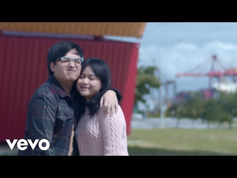 Arsy Widianto, Brisia Jodie - Sejauh Dua Benua (Official Music Video)