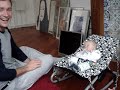 Lizzy eet een peertje