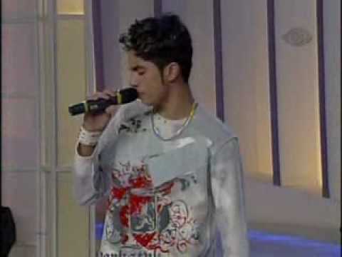 Homenagem à Banda Raça Negra no Programa Raul Gil Rafael Augusto canta 
