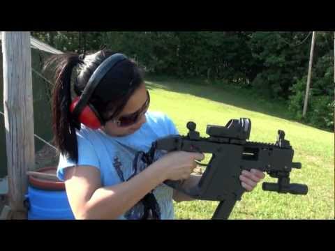 kriss - KRISS Close Up Shooting Demo. BigDaddyHoffman1911, my son Greg and his wife Liberty on the shooting range slapping some steel targets with The KRISS SDP Supe...