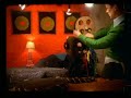Crazy knit-craze stopmotion vid - Steriogram's Walkie Talkie Man videohttp://bit.ly/74OhL (thx @netamir)
