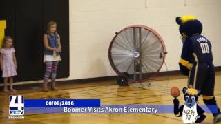 Boomer Visits Akron Elementary School