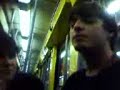 3 giovani ragazzi intraprendenti che cazzeggiano in metro mettendosi in mostra di fronte agli sguardi terrorizzati degli altri passeggeri xDJim, Rubens e L ...regia di Ramastan89