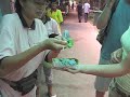 bike-tour-bangkok-thailand-apple-demonstrates-how-to-eat-3.html