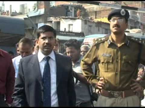 Police lathi charge protesting Bhopal gas victims