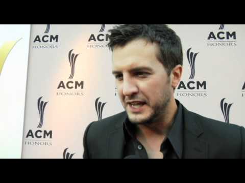 On the Carpet with Luke Bryan at ACM Honors