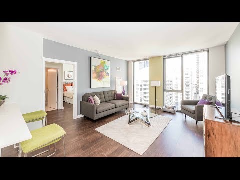 A split layout, 2-bedroom, 2-bath on the River North / Gold Coast border A split layout, 2-bedroom, 2-bath on the River North / Gold Coast border