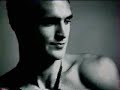 t'empeche tout le monde de dormir
generique marc olivier fogiel
+
black xs pub de paco rabanne