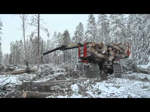 komatsu - Forwarder Komatsu 895. From: Komatsu Forest Website: http://www.komatsuforest.com YouTube Channel: http://www.youtube.com/forestryquality -------------------...