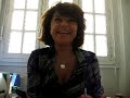 orthophoniste, charg�e de cours � luniversit� de paris-vi et attach�e � lh�pital robert debr�, annie dumont est lauteur de nombreux articles et de livres dans le domaine de la lecture, de la surdit� et de la m�moire.