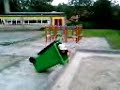 Eddy in vuilnisbak