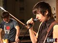 mademoiselle k en direct sur happy rock hours. paroles:

va t'en , cr�ve !
tu m�rites m�me pas l'enfer
m�me pas ces derniers mots qui parlent
m�me pas de toi �a y est je vois clair
clairement que t'es plus rien que tu me sers
plus � rien
non, non, non, m�me pas � d�primer
non, non, m�me pas � me torturer
non ! non ! non ! non ! non ! non ! non ! non !

va t'en, cr�ve !
tu m�rites m�me pas que j'en parle,
m�me pas ces bribes de m�lodies mieux foutues que toi
�a y est je vois clair
on �tait pas sur la m�me plan�te
on avait pas les m�mes choses en t�te
non, non, non, non pas sur la m�me plan�te
non, non pas les m�mes choses en t�te
non ! non ! non ! non ! non ! non ! non ! non !

a des ann�es lumi�re de tout ce qu'on voulait faire
des ann�es sans lumi�re c'est tout ce qu'on a pu faire
a des ann�es lumi�re de tout ce qu'on voulait faire
des ann�es sans lumi�re c'est tout ce qu'on a pu faire
faudrait pas t'en aller avant que j'ai fais germer
tout le pourri que t'as sem� dans ma t�te en chantier
faudrait pas t'en aller avant que je t'ai renvoy�
le piquet que t'as plant� qui est rest� l�,
va t'en, cr�ve !

cr�ve ! cr�ve ! cr�ve ! cr�ve ! cr�ve ! cr�ve ! cr�ve ! cr�ve ! cr�ve !
tu m�rites m�me pas cette chanson
tu m�rites rien qui soit vivant
tu m�rites m�me pas cette chanson
tu m�rites rien qui soit vivant
rien qui soit vivant

m�me pas sur ta t�te.