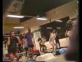 Lezione di pump alla palestra Lazzarin di Locarno nel 1998. Guardate il tizio con la maglia viola, è alla sua prima lezione ed è molto divertente.Look at the guy in purple, he is a beginner and he is very funny.