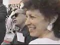 hani insanlar var ya, olmasınlar hiç. hadi anlaşalım. hepiniz toplaşın bir yerde. ben geliyim hepinizi öldüriyim. fazla nedene de ihtiyacım yok zaten. ama üzülmeyin sakın. hepinizi farklı türden işkence metodlarıyla öldürücem. Rage Against The Machine - Bulls on Parade