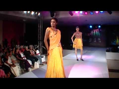 kerala girls - Join us on http://www.Facebook.com/DAM9993D for the latest updates on 'DAM999 3D' Kerala girls sizzle the ramp in yellow designs!! Fashion Show 2010 - The co...