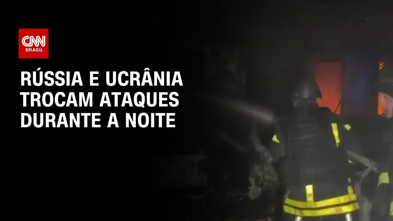 Troca de ataques entre Ucrânia e Rússia durante a noite mata civis | AGORA CNN
