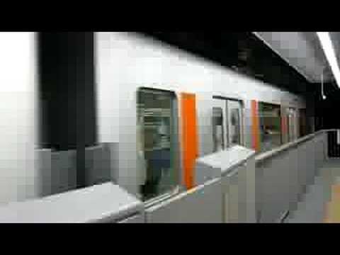 渋谷駅に進入する東武50070系
