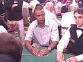 la premiere main de phil ivey au ppt.
ecoutez les commentaires et regardez l'attitude du champion