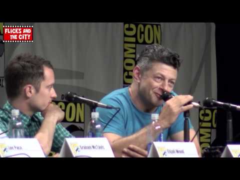 Andy Serkis - Andy Serkis hilarious Gollum impression at SDCC 2014 The Hobbit: Battle of the Five Armies of what Gollum wants to do to Stephen Colbert. Andy Serkis, Benedict Cumberbatch & Lee Pace answer...