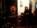 alexandrina - fata merge pe jos
