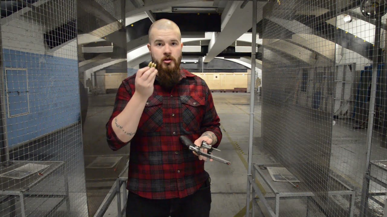 Revolverin lataaminen pikalaturilla