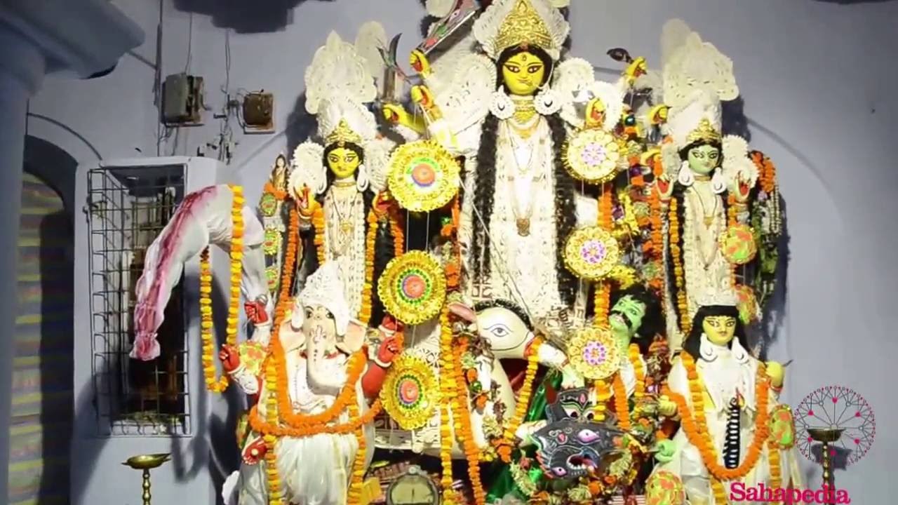 Durga Puja: Arati and Dhunuchi Naach