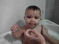 Sofia assoando o nariz