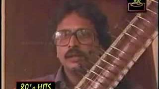 Ente Manveenayil Koodanayaanoru -Neram Pularumbol (1986)