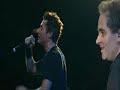dinho ouropreto do capital inicial interpreta tempo perdido do renato russo, legiao urbana, em um show realizato no rio de janeiro, no brasil. acho muito comovente o publico cantando depois da metade praticamente sozinho a  can�ao. milhares de vozes, em um so muito emocionante, e mais uma prova que o legiao, hoje vive sempre mais de ontem e as letras do renato russo como as musicas do bonfa e do dado vila lobos, sao sempre atuais.