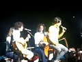 Jonas Brothers gotta find you ( joe sings to little girl!! )