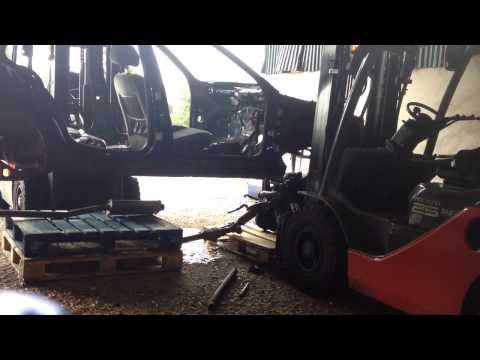 Engine and Gearbox Removal from a Peugeot 406